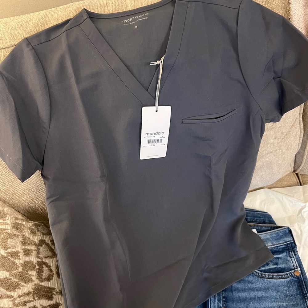 Mandala Women’s Scrub Top M